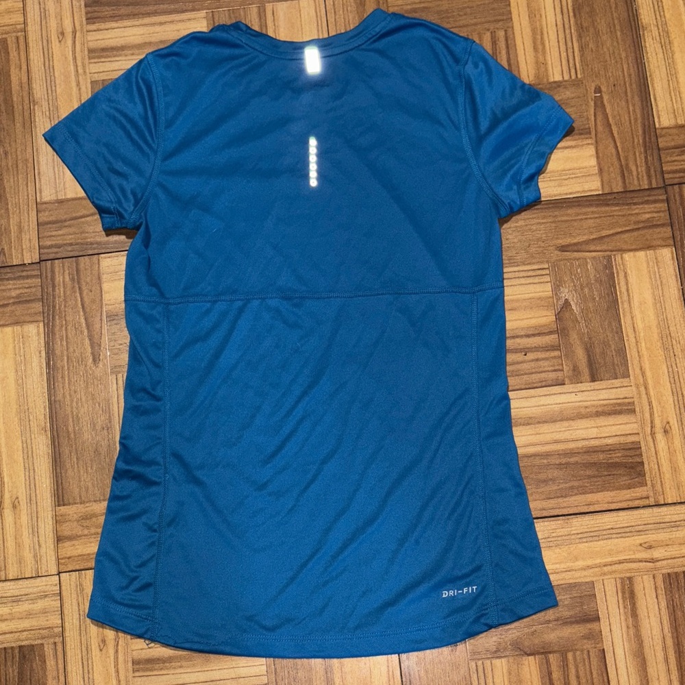 Nike Women's Short Sleeve Blue Tee - Picture 6 of 7